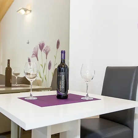 Marta Apartment *